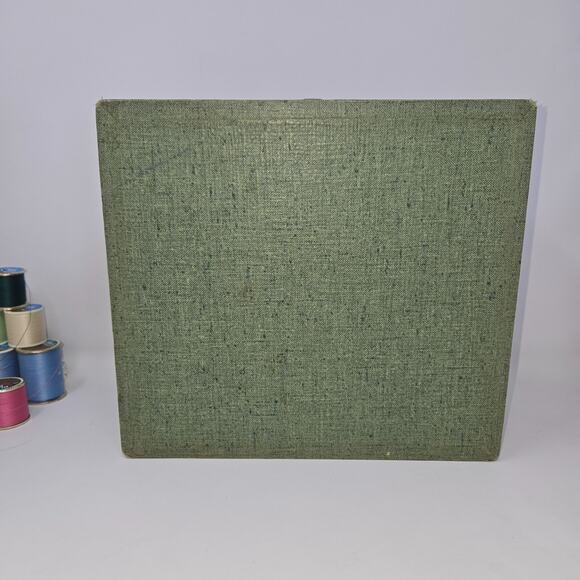 Vintage Green Wood Sewing Box w/ Spool Caddy 70+ Thread Spools JP Coats TG&Y - Picture 11 of 16